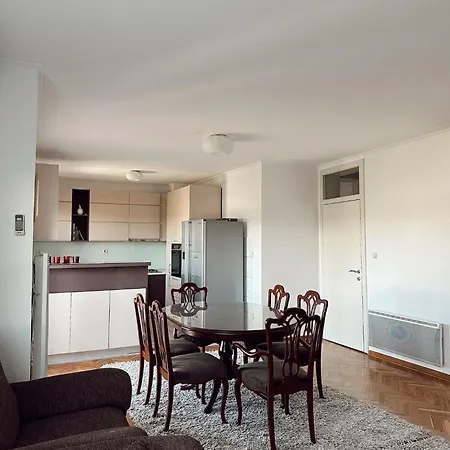 Rose Apartment